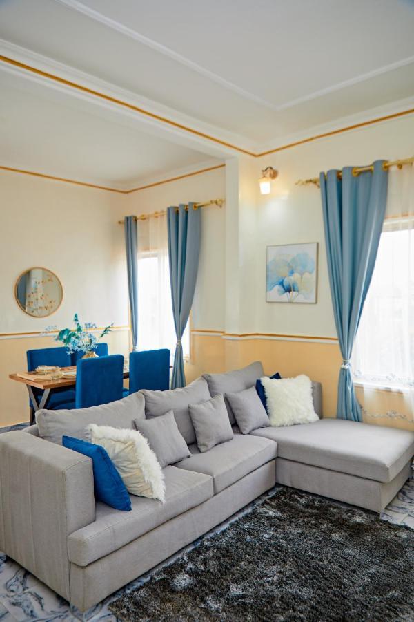 Appartement Avec Vue Panoramique Two Or Three Rooms Яунде Экстерьер фото