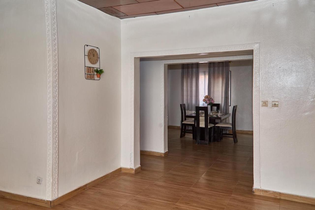 Appartement Avec Vue Panoramique Two Or Three Rooms Яунде Экстерьер фото