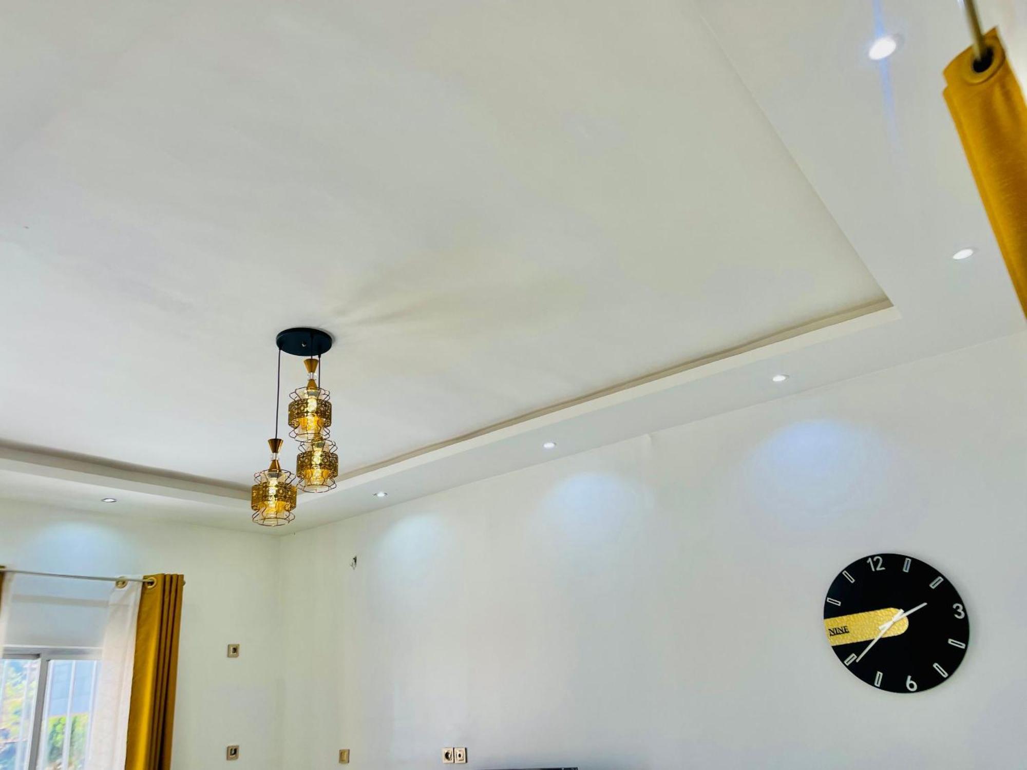 Appartement Avec Vue Panoramique Two Or Three Rooms Яунде Экстерьер фото